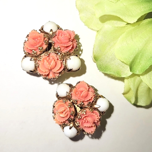 CARVED CELLULOID ROSES EARRINGS - VINTAGE FAUX CORAL CLIP-ON - Picture 8 of 8